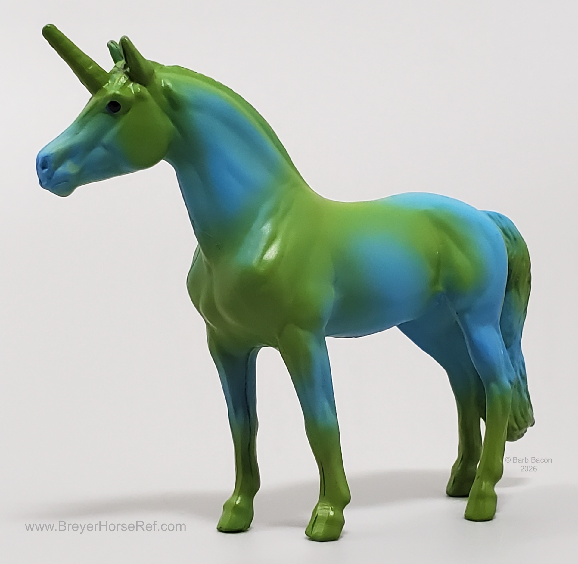 SM Warmblood Mare Unicorn: Blue/Green - Unicorn Swirl Gift Set
